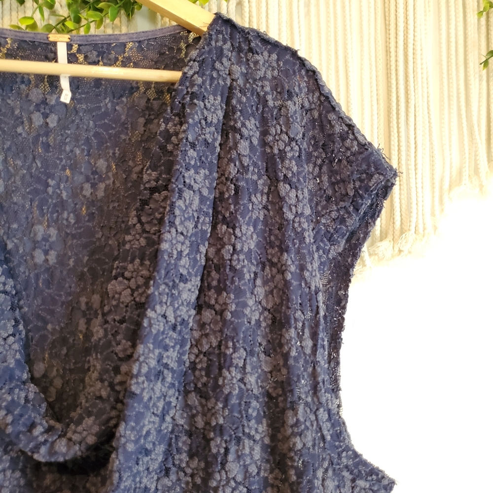 FREE PEOPLE Floral Lace Drapey Front Tunic Top M - Picture 4 of 8